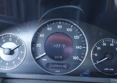 2004 Mercedes-Benz E 320 z USA, uszkodzony, nr VIN WDBUF65JX4A480633